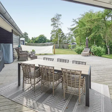 Awesome In Vaeggerlose W/ Wifi And 3 Bedrooms Bøtø By